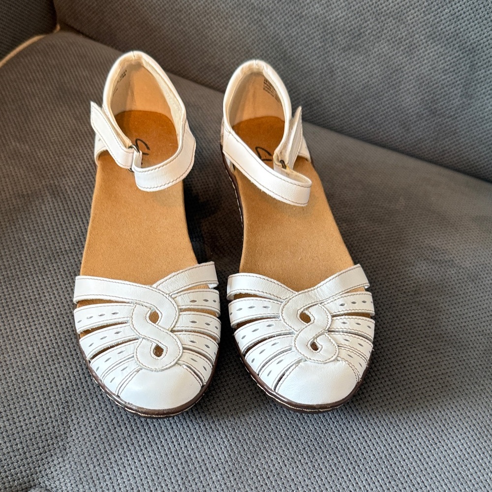 Clarks White Leather Strappy Ankle Strap Sandals